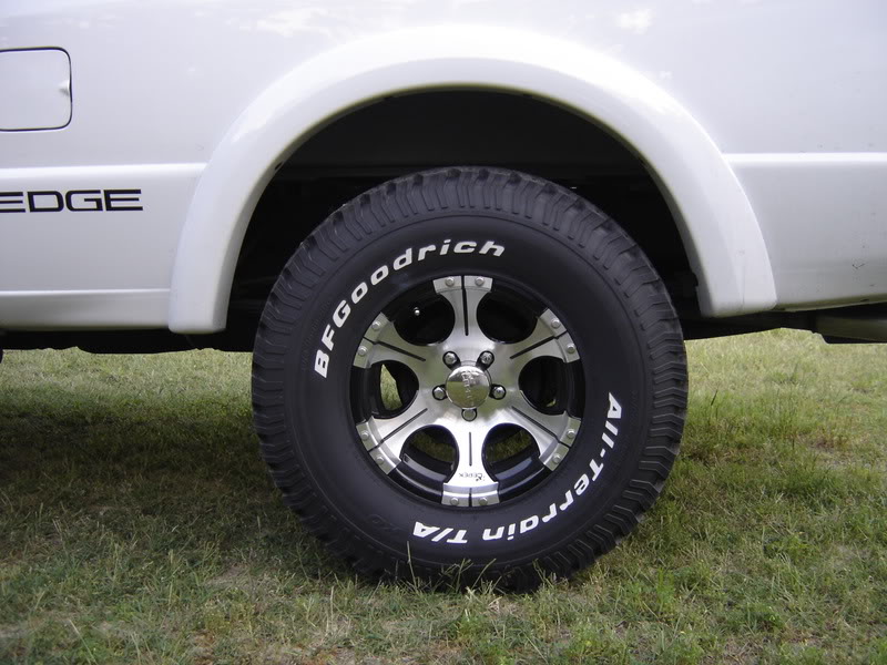 Name: newtires009.jpg
Views: 401
Size: 97.1 KB
