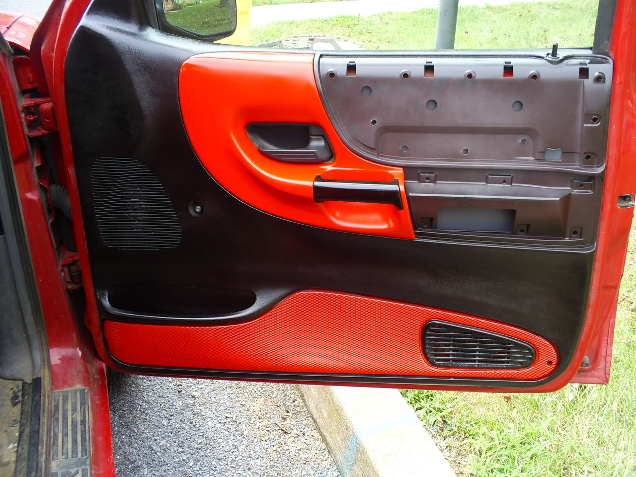 Name:  interior002.jpg
Views: 139
Size:  290.7 KB