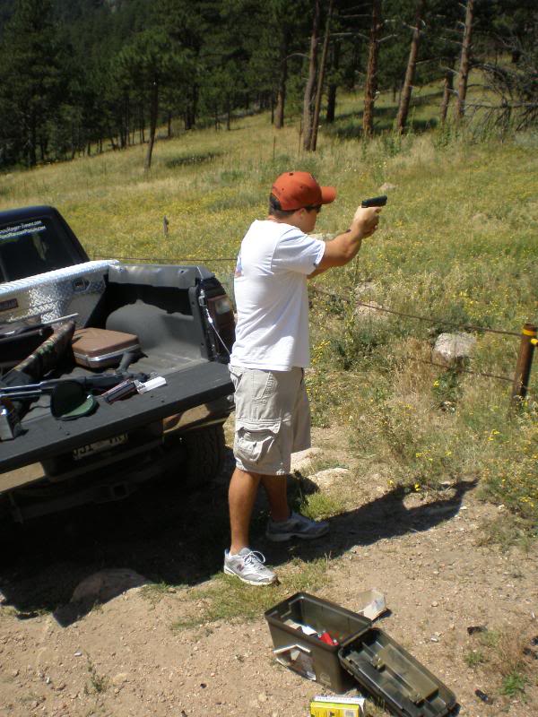 Name:  BossandKikeshooting013.jpg
Views: 109
Size:  102.4 KB