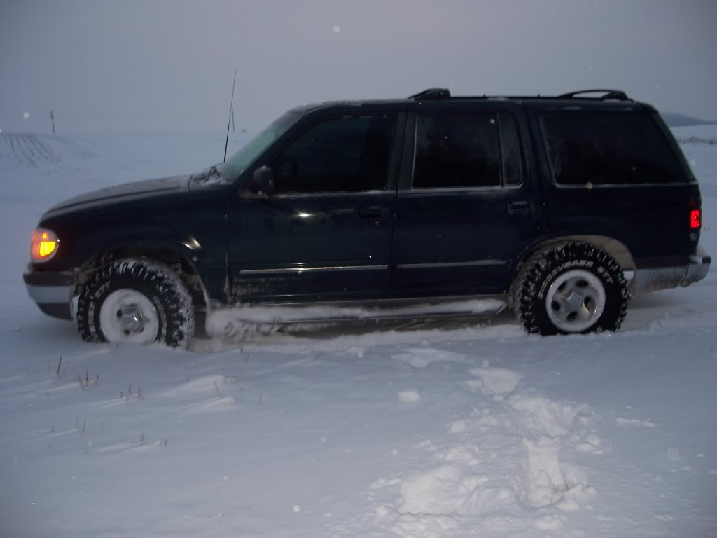 Name: winterstorm2010expo005.jpg
Views: 109
Size: 61.9 KB