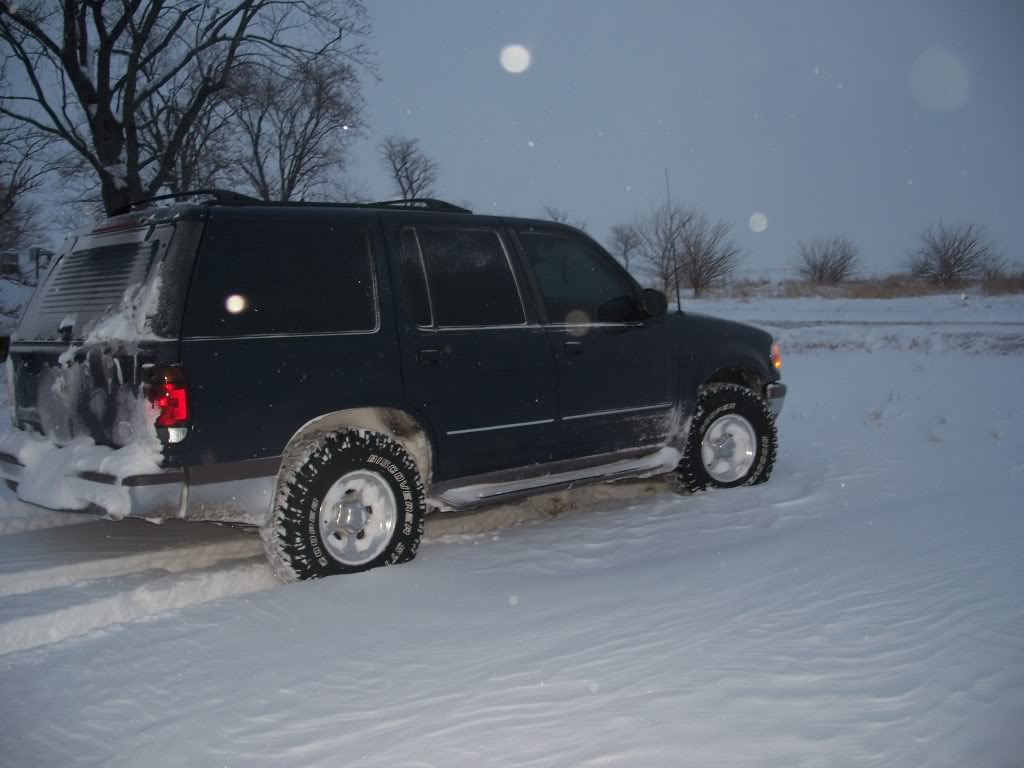 Name: winterstorm2010expo007.jpg
Views: 82
Size: 90.2 KB