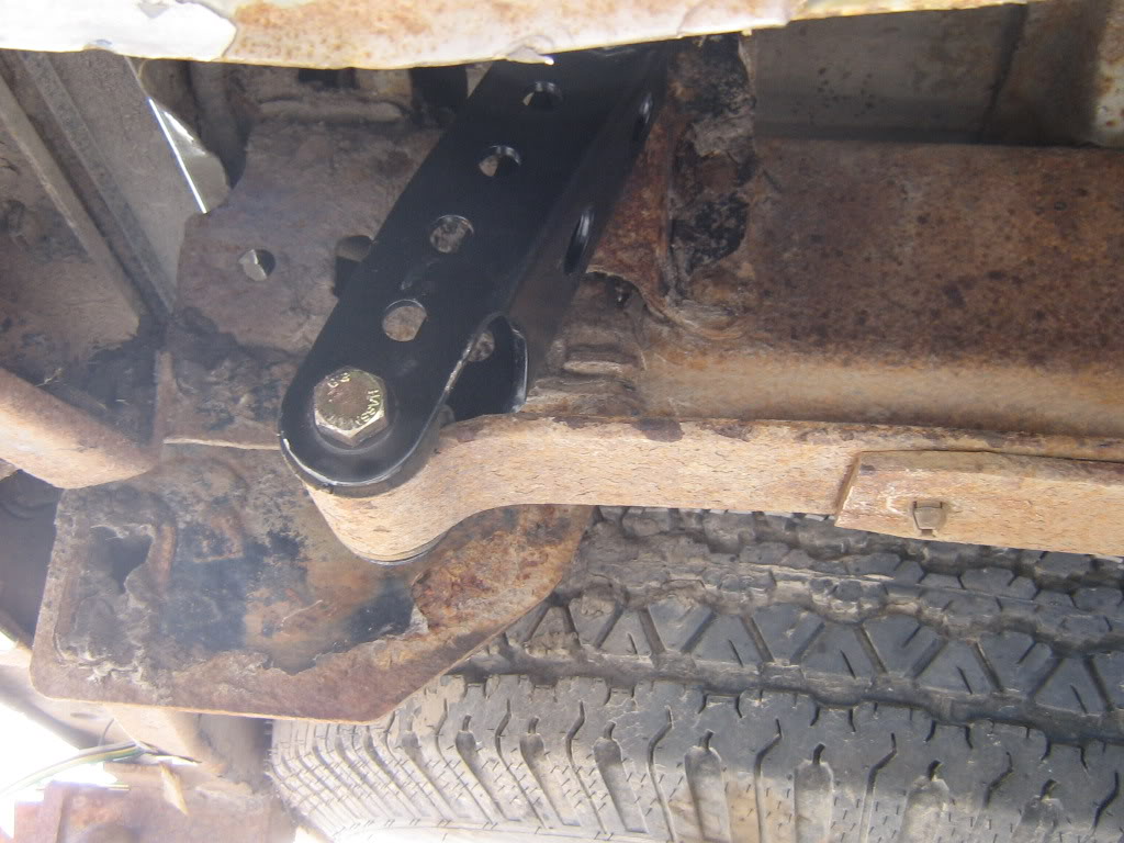 Name:  shackles005.jpg
Views: 67
Size:  130.4 KB