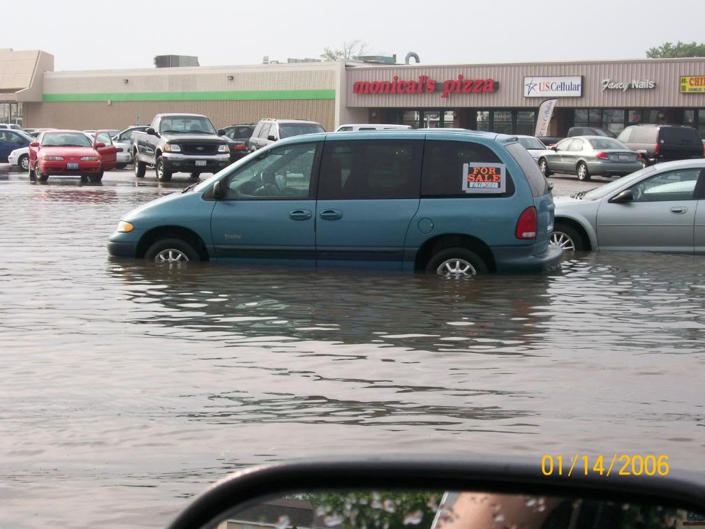 Name:  FLoodinkmartparkinglot002.jpg
Views: 49
Size:  100.0 KB